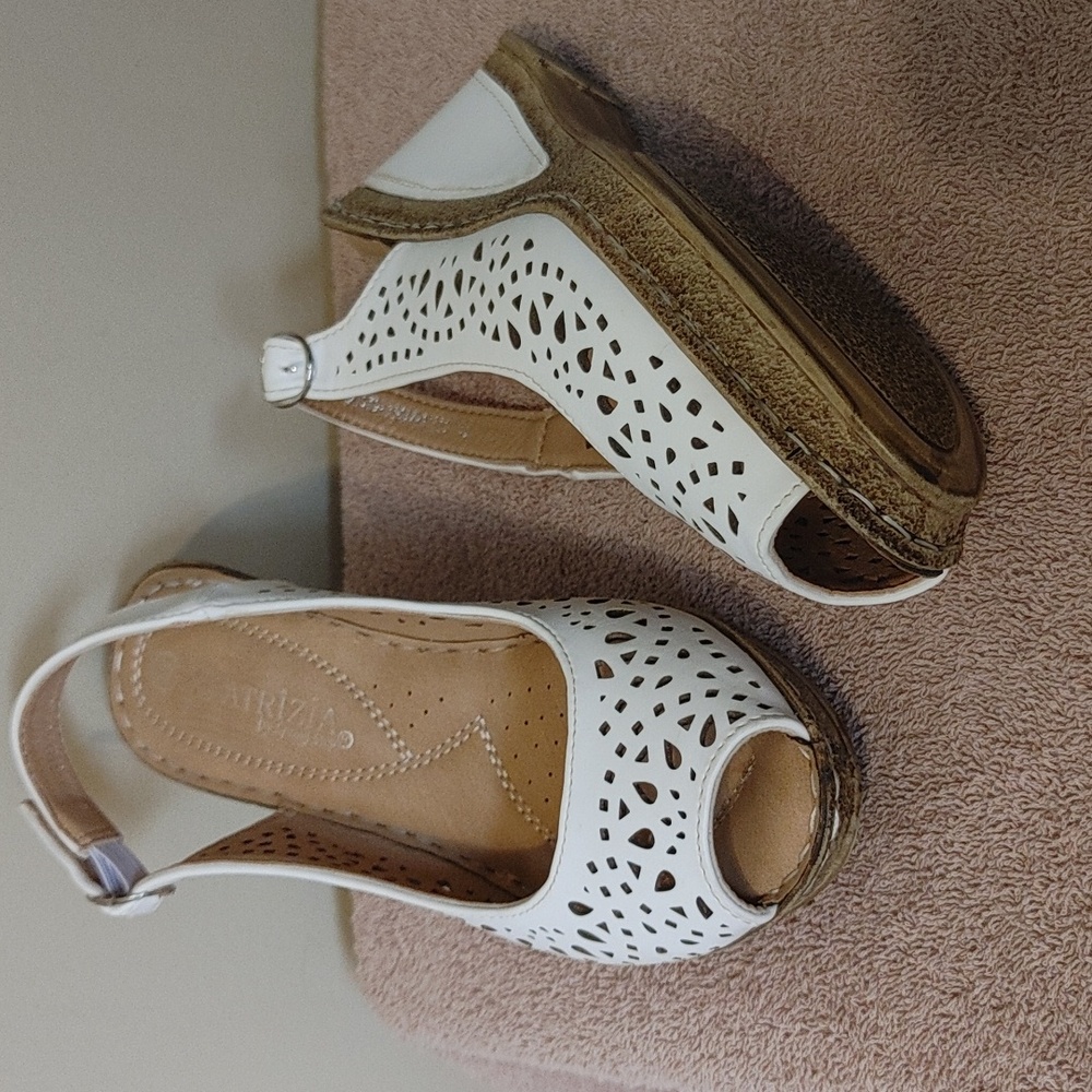⚪Patrizia by Spring Step Shoe
